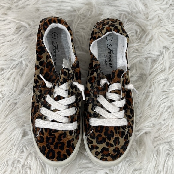 FOREVER COMFORT Leopard Comfort Slip On Round Toe Flat Sneaker Shoes Size 8 NEW - Picture 3 of 12
